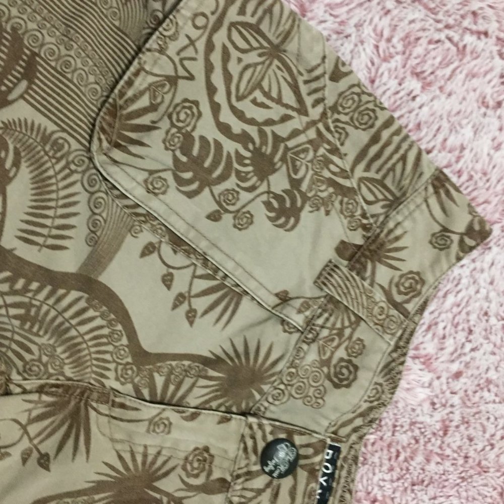 ROXY SURFWEAR SHORTS sz 10  tropical print green olive pockets streetwear - Picture 5 of 14